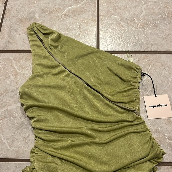 Revolve Superdown Darlene Green One Shoulder Cut Out Ruched Mini Dress NWT - Picture 6 of 11